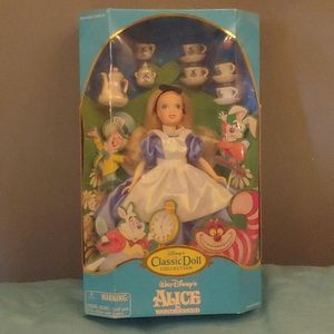 Disney's Alice in Wonderland doll w/ mini tea set